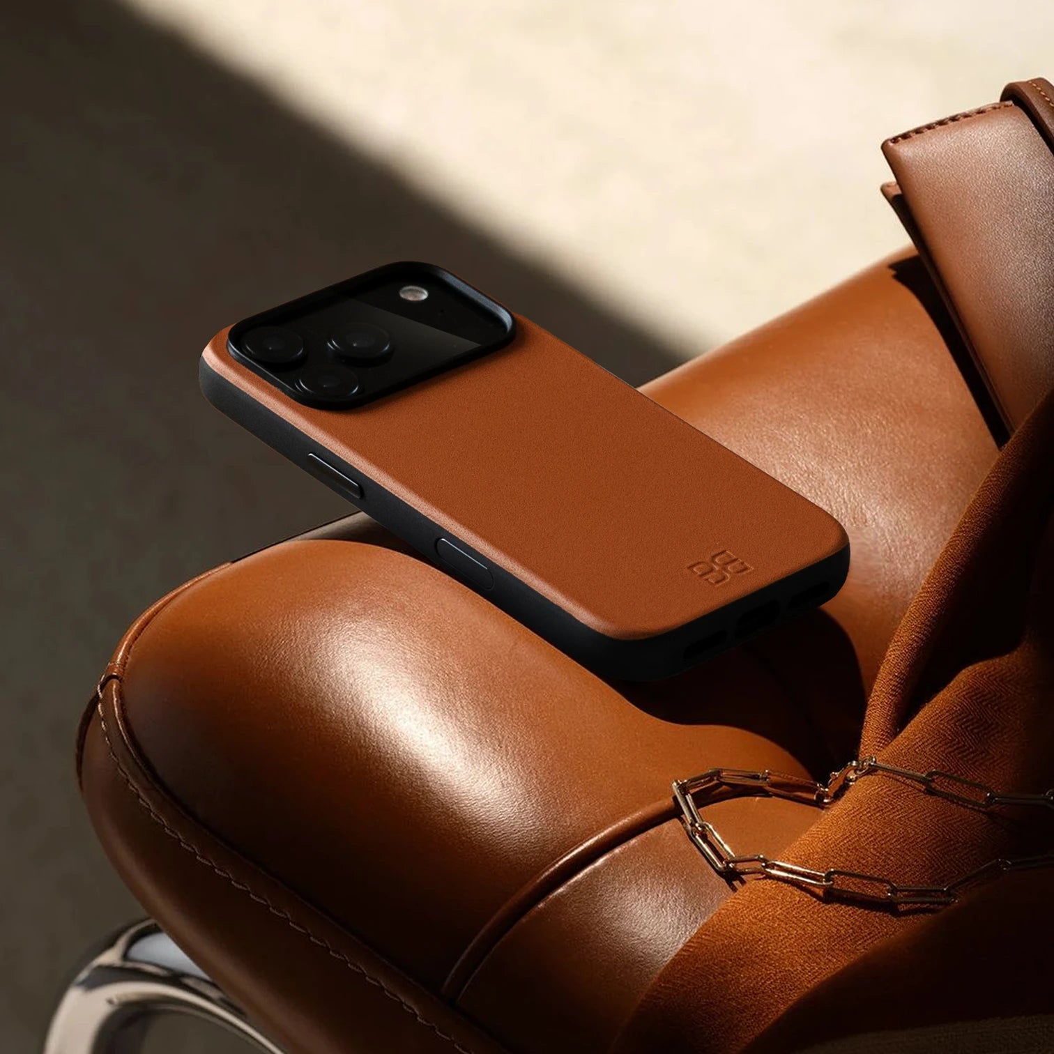 Chocolate / iPhone 17 Pro Max
