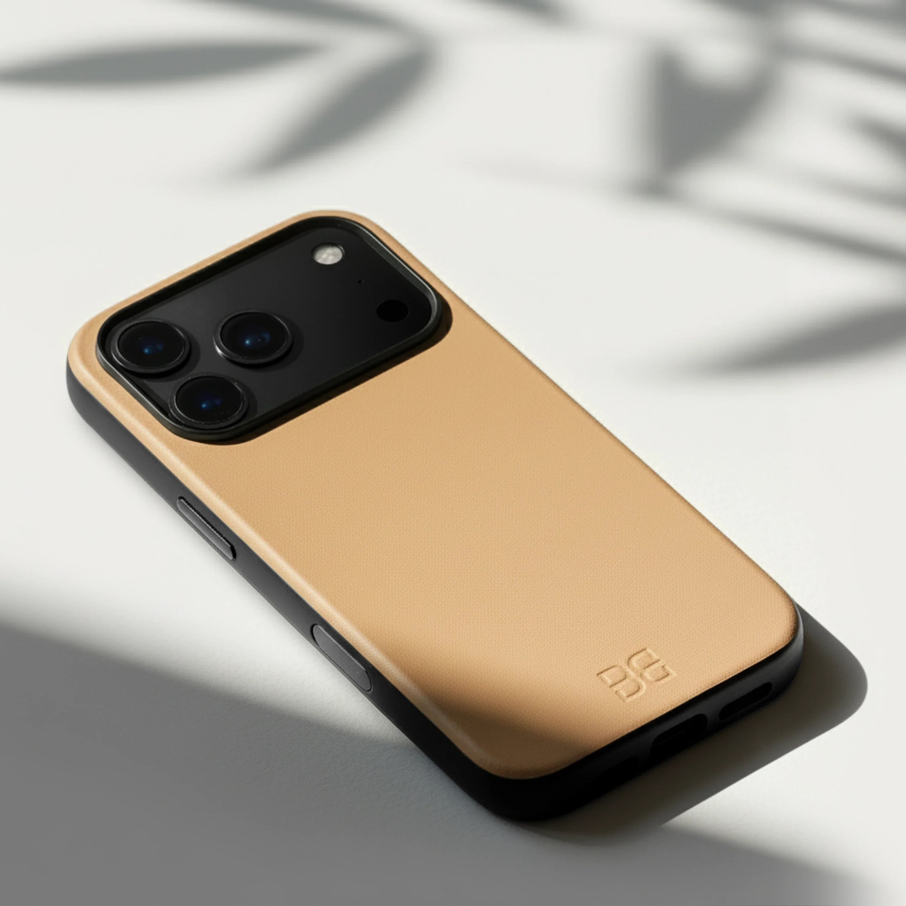 Light Brown / iPhone 18 Pro Max