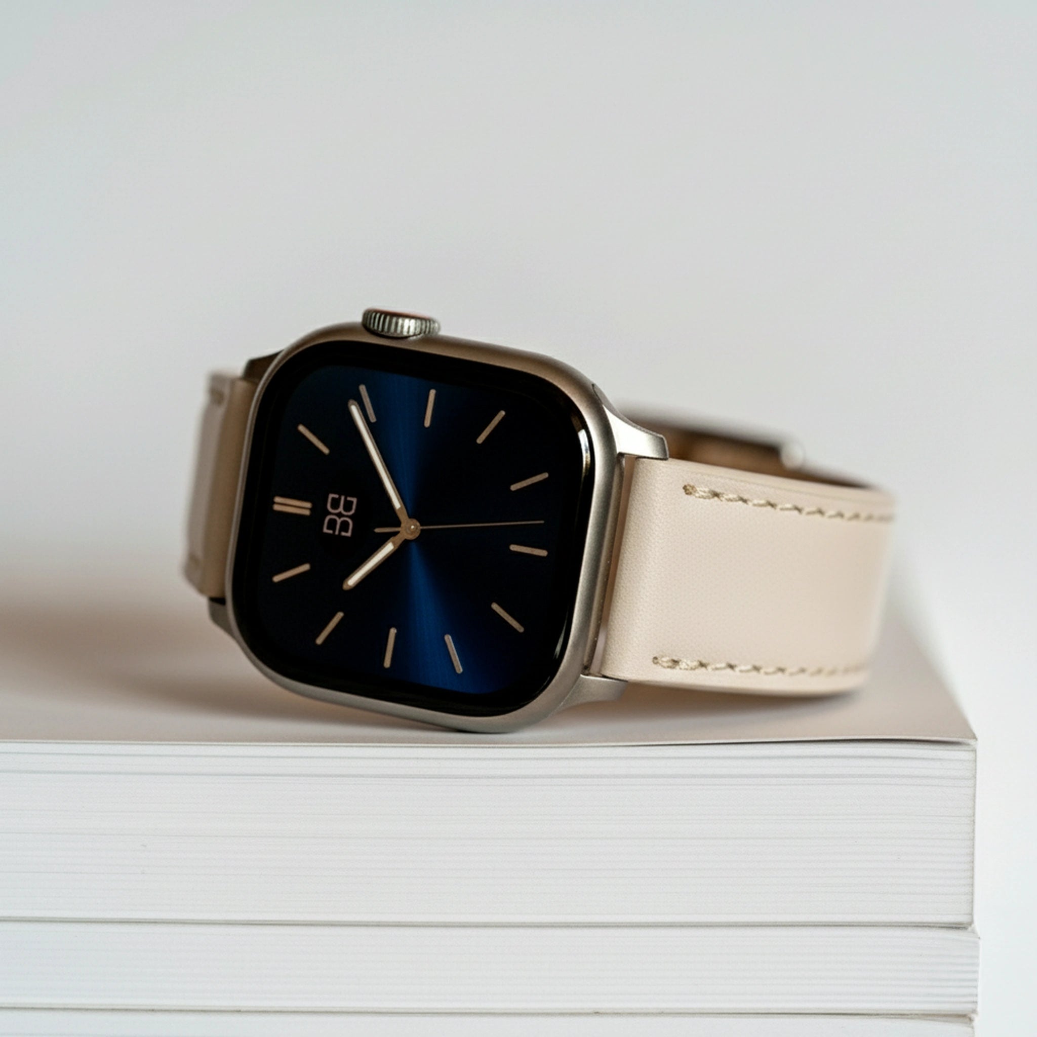 Off White / 42mm / Schwarz Poliert