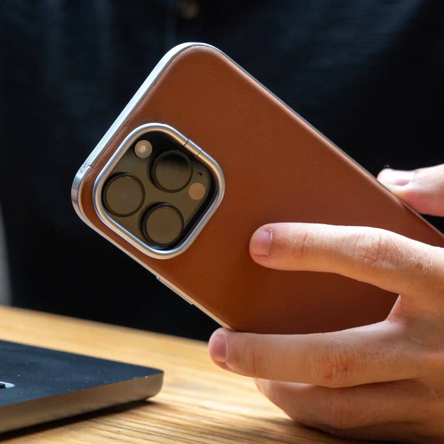 iPhone 16 Pro Max / Schwarz / Ja
