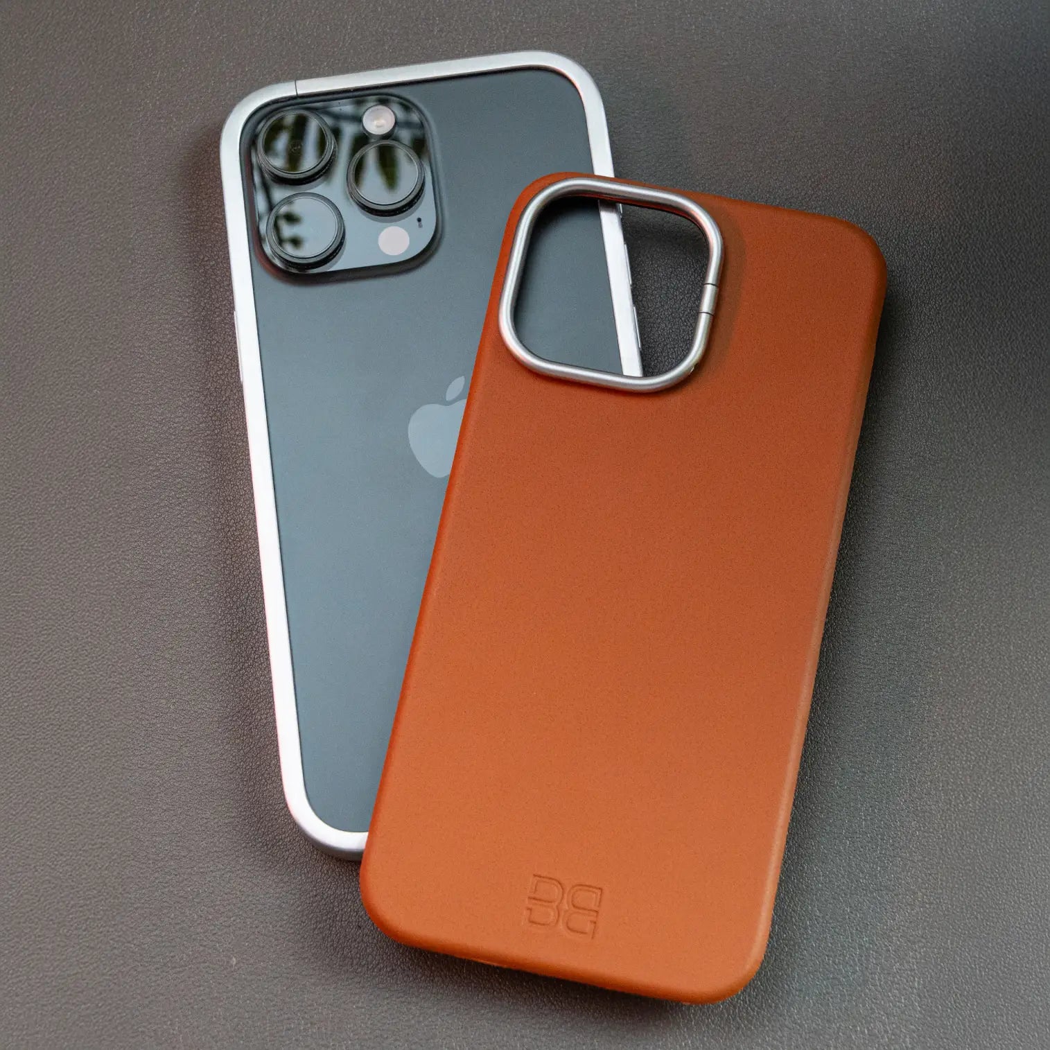 iPhone 16 Pro Max / Silber / Ja / MagPlate