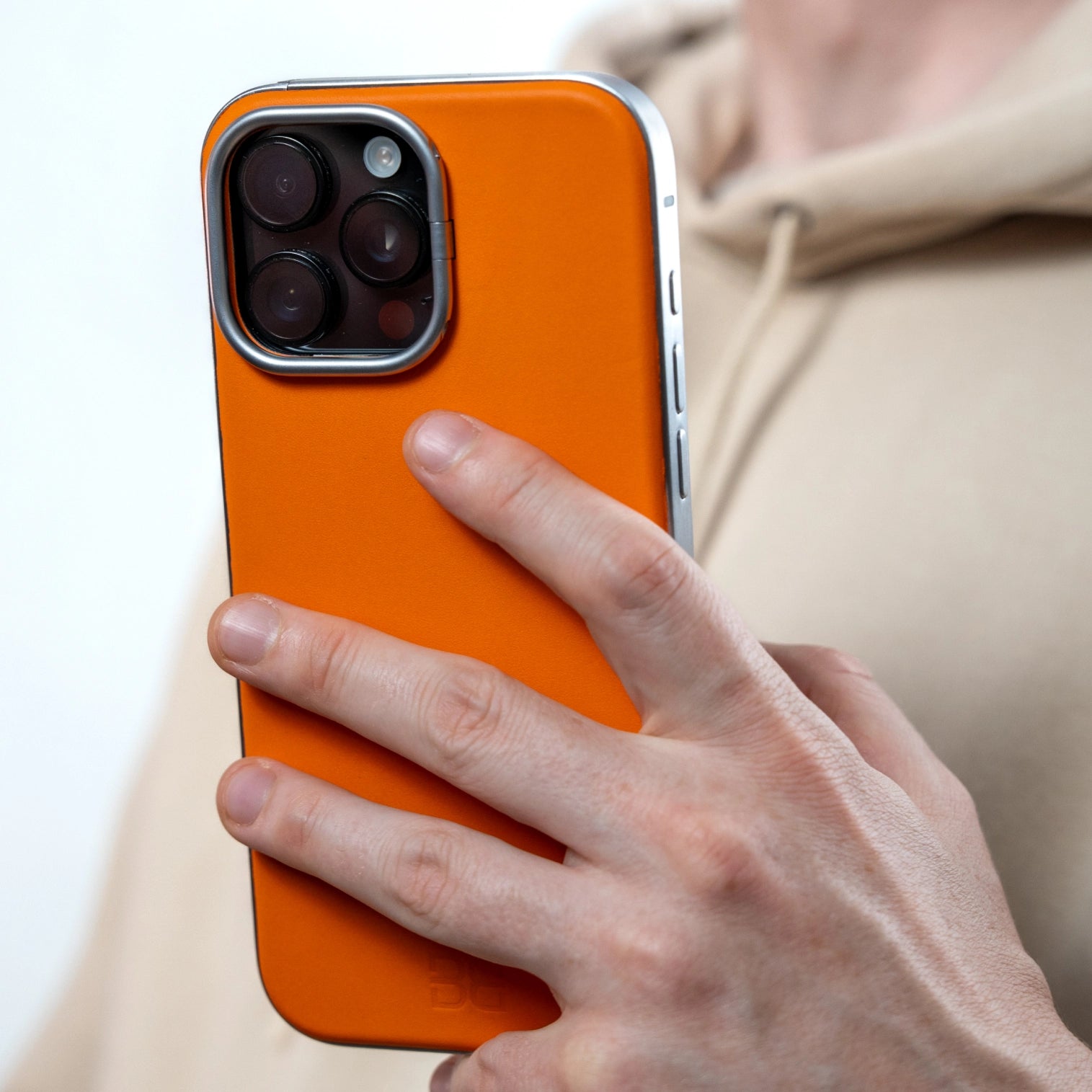 iPhone 16 Pro / Schwarz / Ja