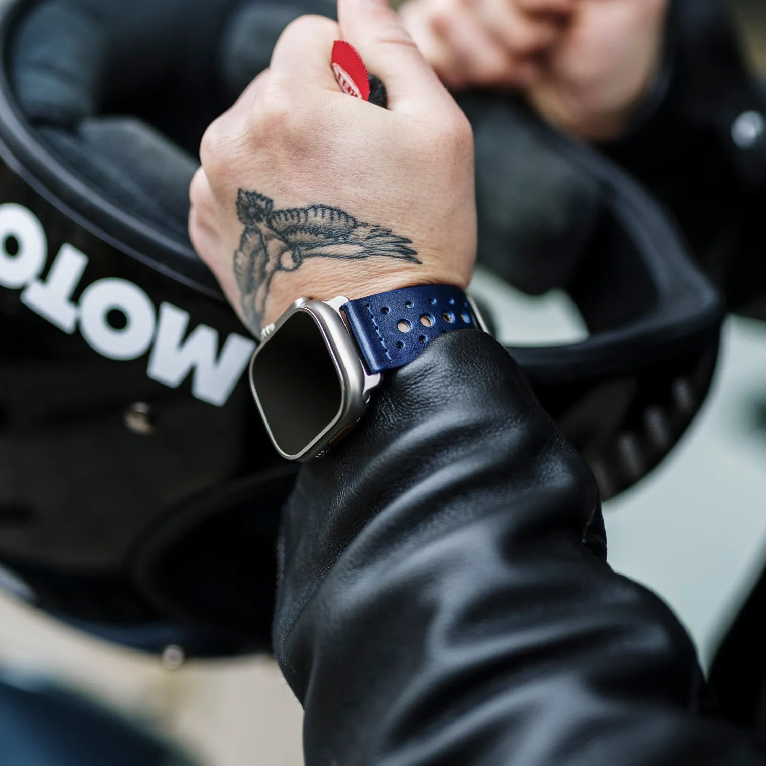 Blau / 42mm / Silber Matt