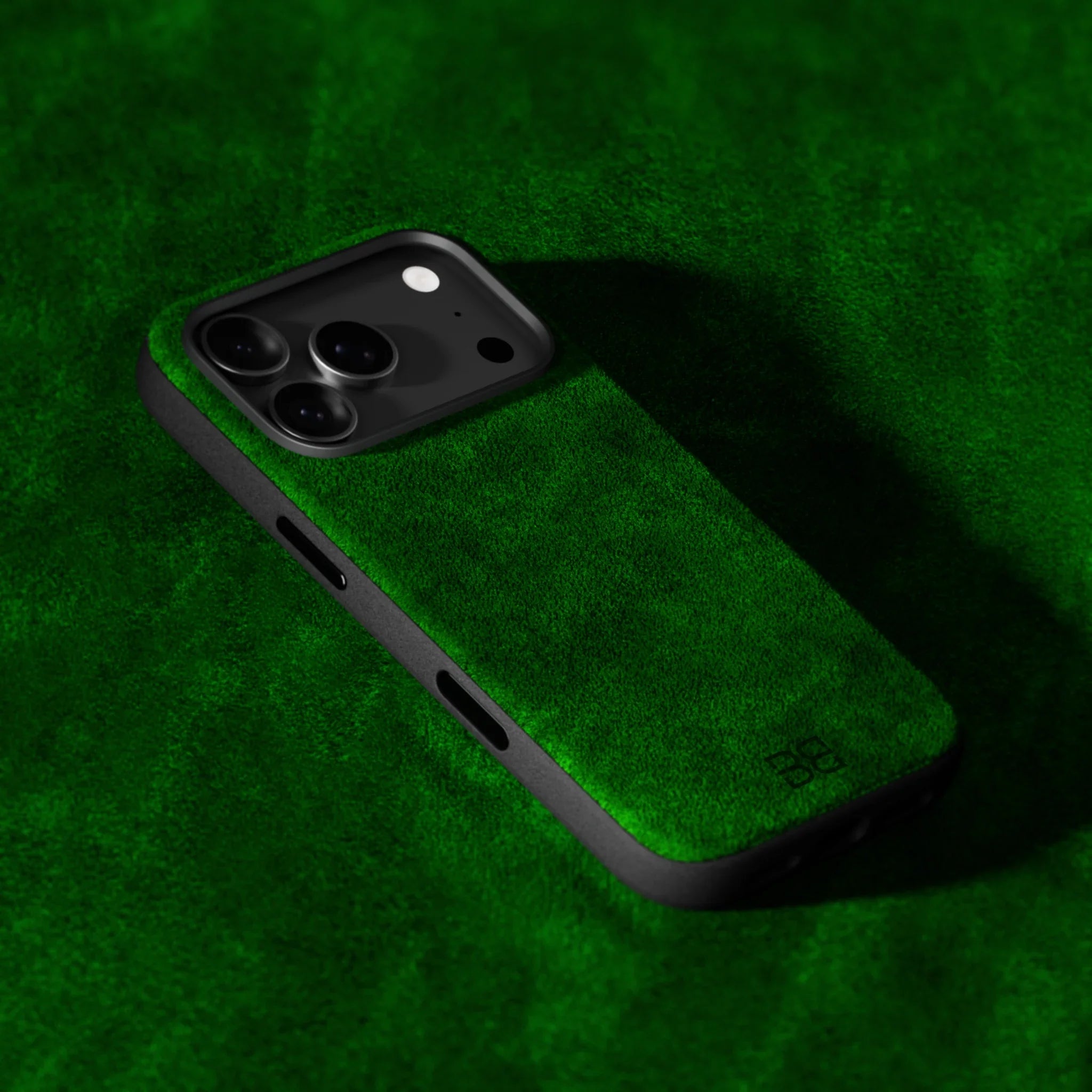 British Racing Green / iPhone 18 Pro Max